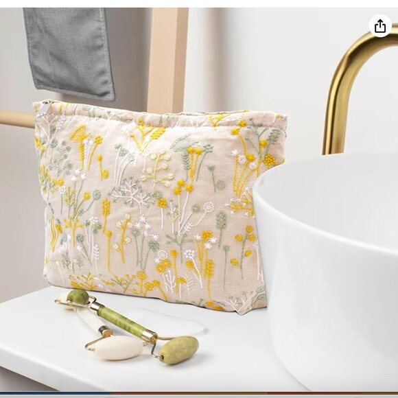 Flower Cosmetic Bags 2 PACK BUNDLE NEW! - Picture 8 of 9